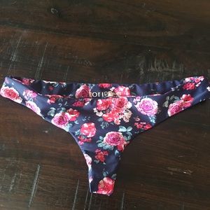 Tori Praver Kahana bottom, navy floral, size M